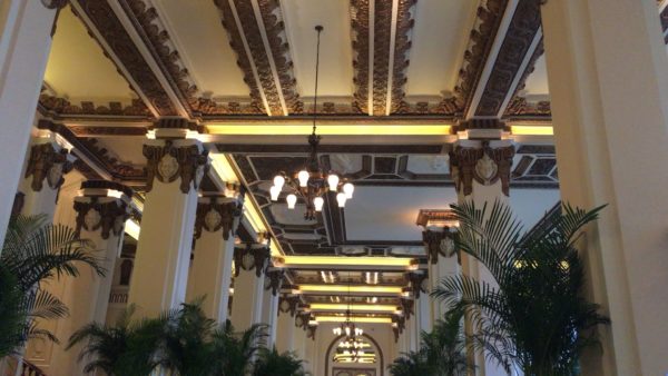 ペニンシュラ香港のロビー