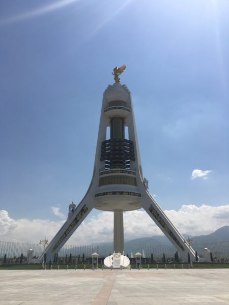 【まるで近未来都市】トルクメニスタンで見た変な建物シリーズ
